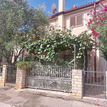 Apartments Asterix Pula Zewnętrze zdjęcie